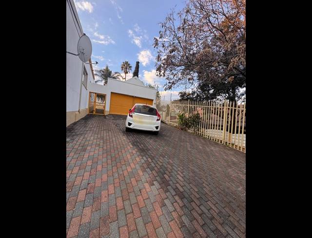 2 BEDROOM HOUSE FOR SALE IN RICHMOND